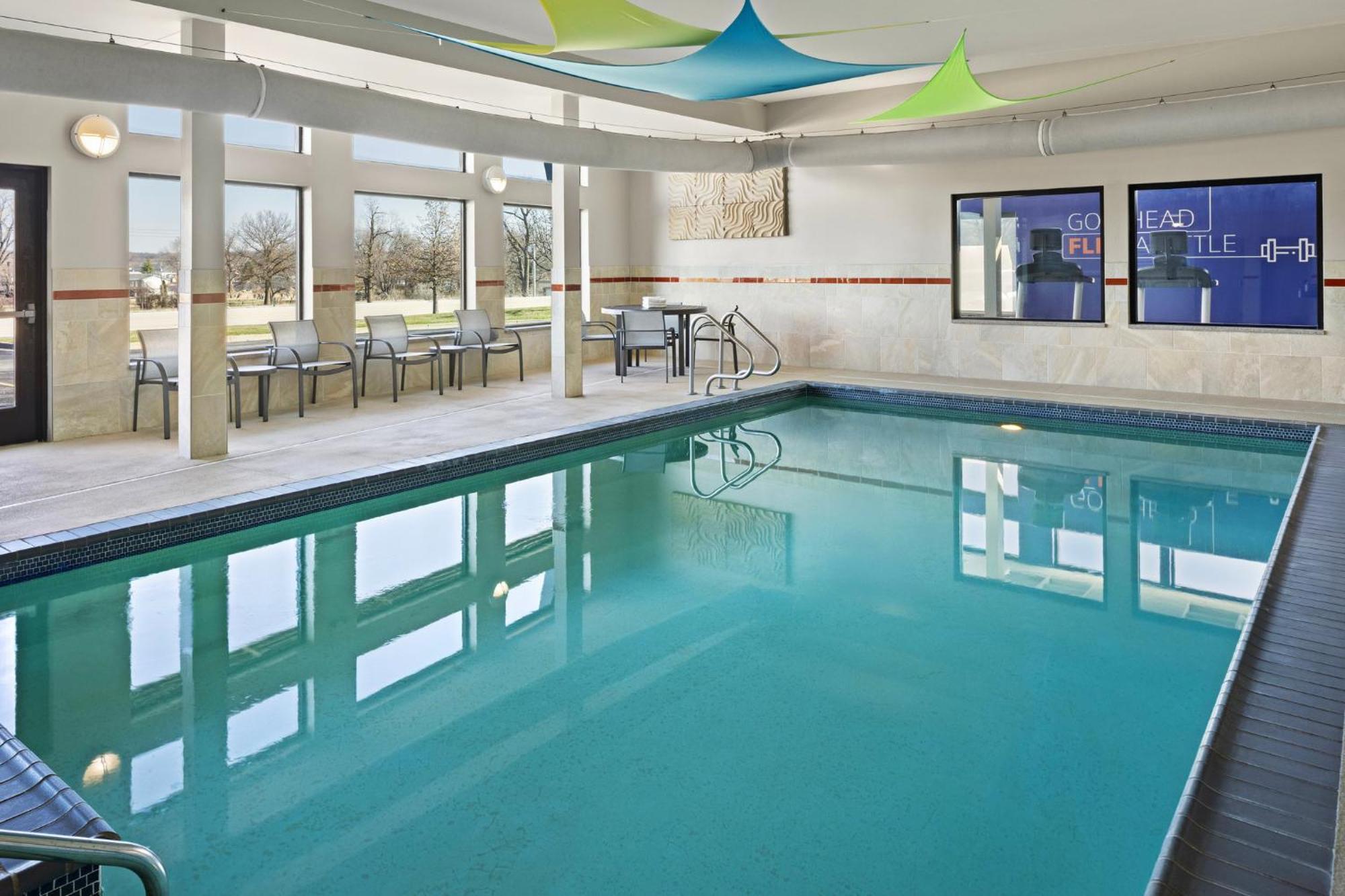Holiday Inn Express Moline - Quad Cities Area By Ihg Ngoại thất bức ảnh