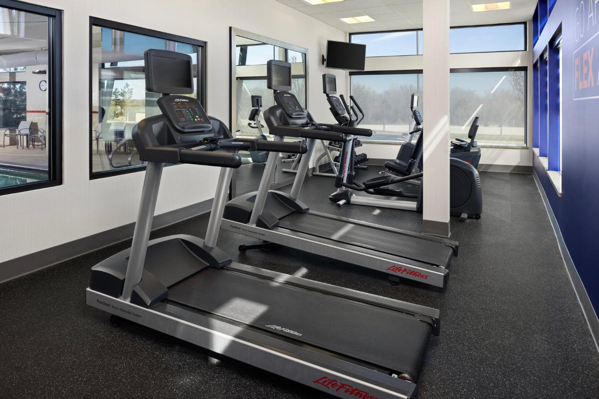 Holiday Inn Express Moline - Quad Cities Area By Ihg Ngoại thất bức ảnh